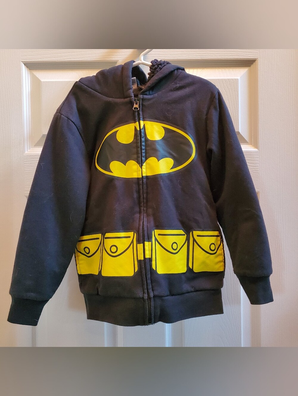 Batman Black and Yellow Hero Zip Hoodie. Size 5/6